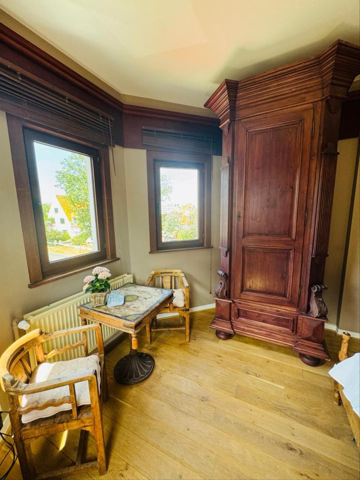 Ruime Slaapkamers Met Badkamers In Belle Epoquevilla- Concessiewijk De Haan Eksteriør billede